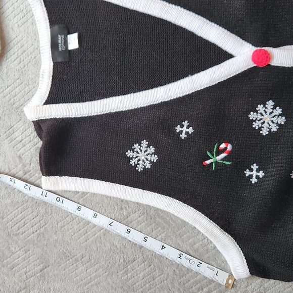 Vintage Holiday Editions, Christmas Embroidered Snowman Winter Wonderland Vest - Picture 11 of 11